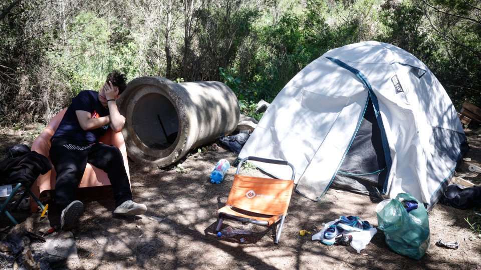 Quinta dos Ingleses. Meia centena de pessoas vive acampada devido à crise