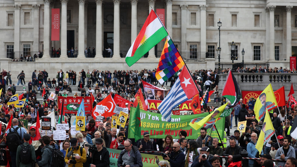 1.º de Maio. Centenas em Londres para exigir mais direitos laborais
