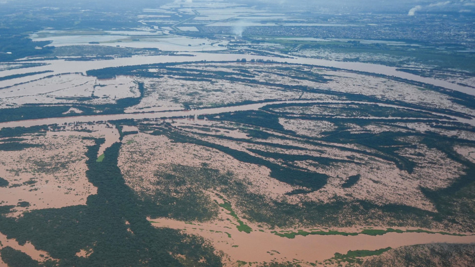 Brasil. Barragem rompe parcialmente e elevas riscos causados por chuvas