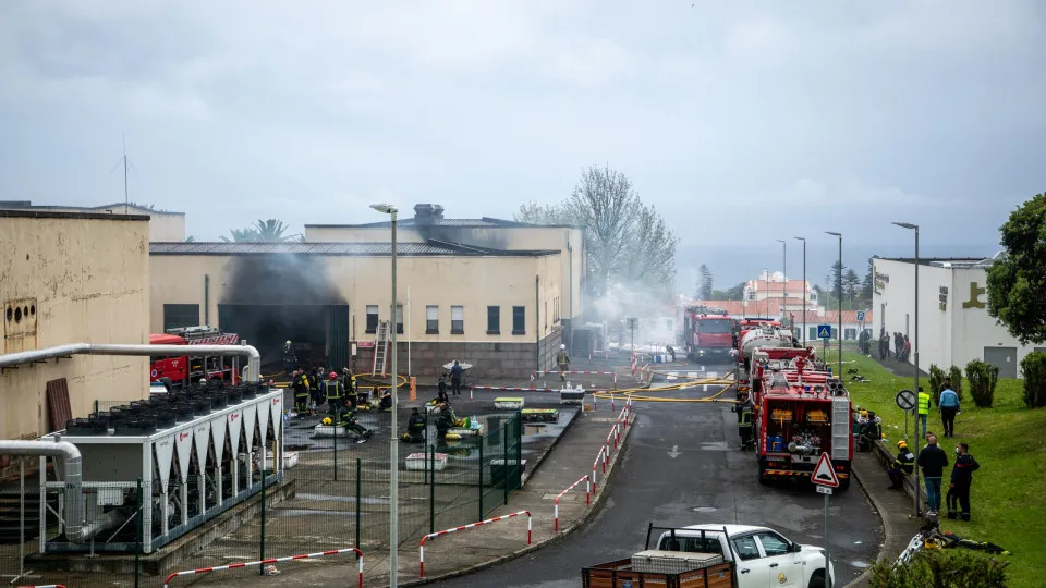 Fogo no hospital de Ponta Delgada causado por "falência de equipamentos"