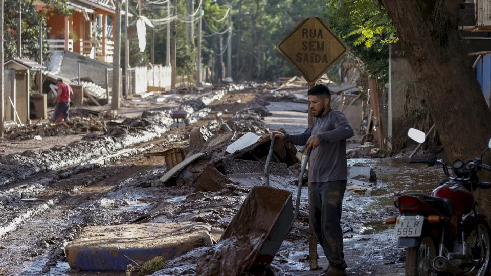 Inundações afetaram pelo menos 61.400 casas no sul do Brasil