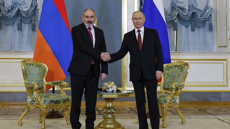 Militares russos vão continuar nas fronteiras arménias com Turquia e Irão