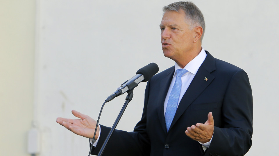Roménia retira candidatura de Iohannis para líder da NATO (e apoia Rutte)