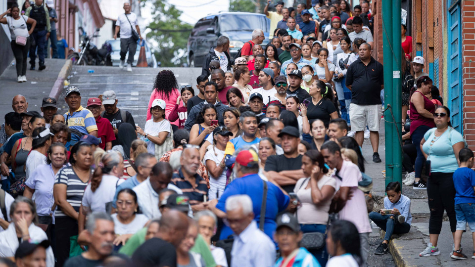 Poder e oposição nas ruas nas campanha das presidenciais na Venezuela