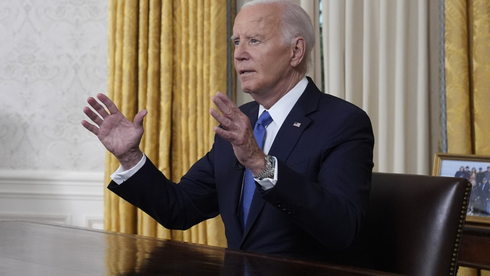 "Ambição pessoal" não pode sobrepor-se a "salvar a democracia", diz Biden