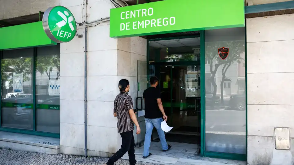 Desemprego estabiliza nos 6,1% no 3.º trimestre