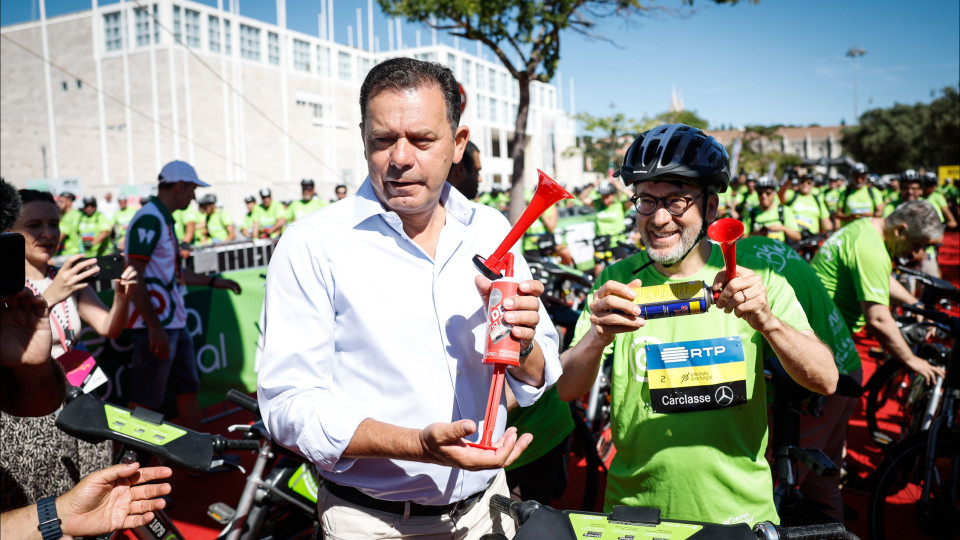 Primeiro-ministro diz que Governo "pedala com responsabilidade"