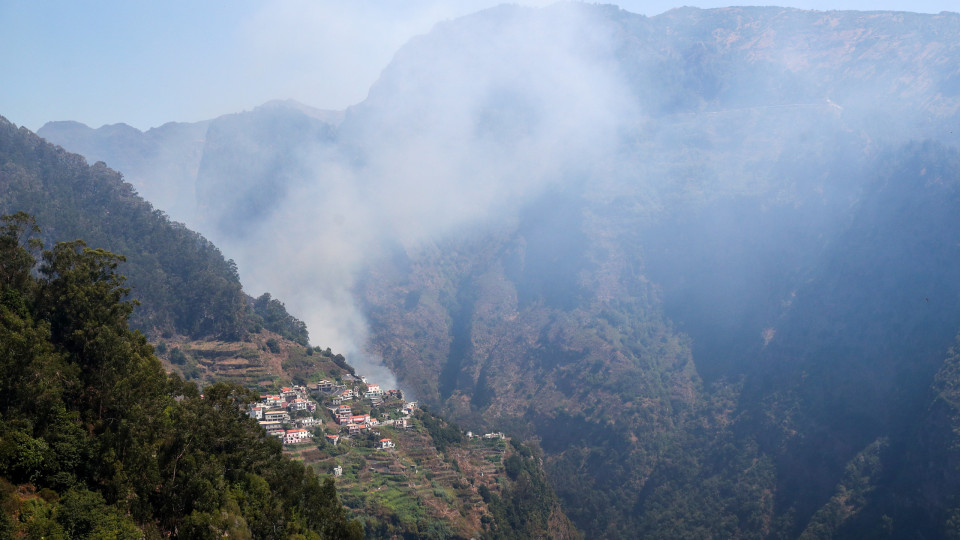 Foco "mais preocupante" na Madeira continua a ser no Curral das Freiras