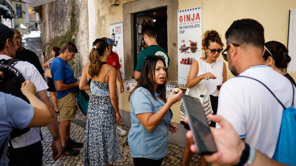 Sintra. Moradores e comerciantes exigem medidas contra turismo em excesso