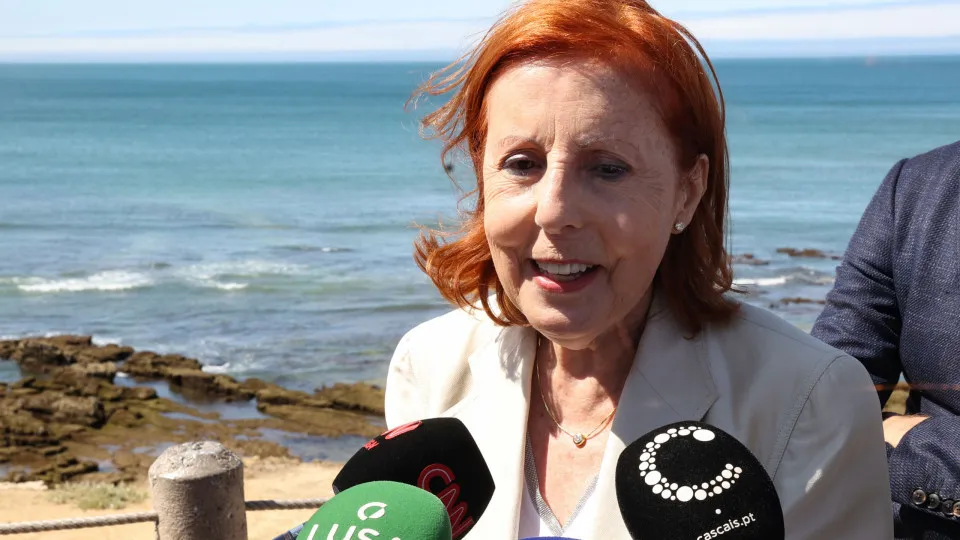 Ministra Maria da Graça Carvalho visita obras de requalificação em Cascais