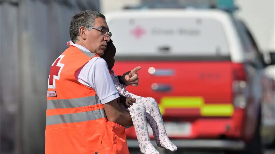 Marrocos interceta embarcação com 168 migrantes a caminho das Canárias