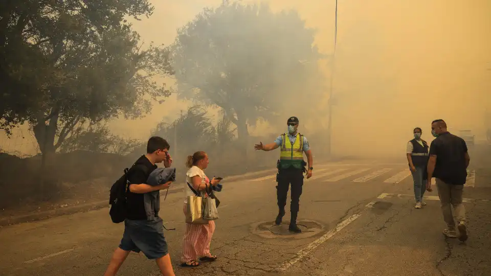 Fogo obriga a evacuar dois lares e duas escolas em Gondomar