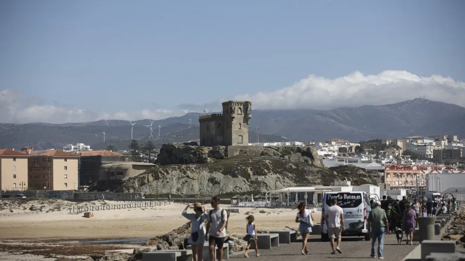 Antiga torre medieval do castelo em Tarifa