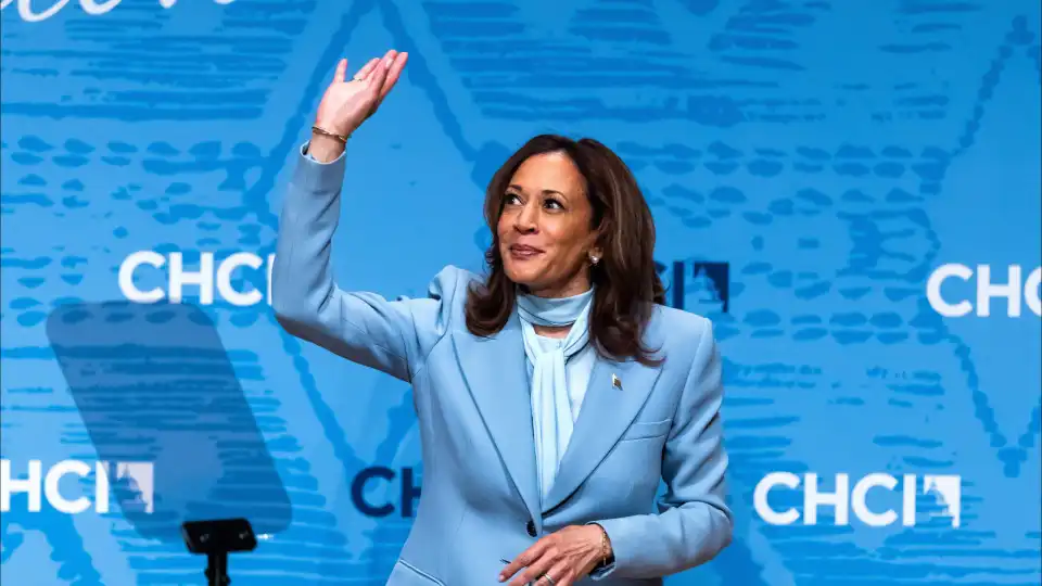 Kamala Harris alarga vantagem sobre Trump para 6 pontos após debate