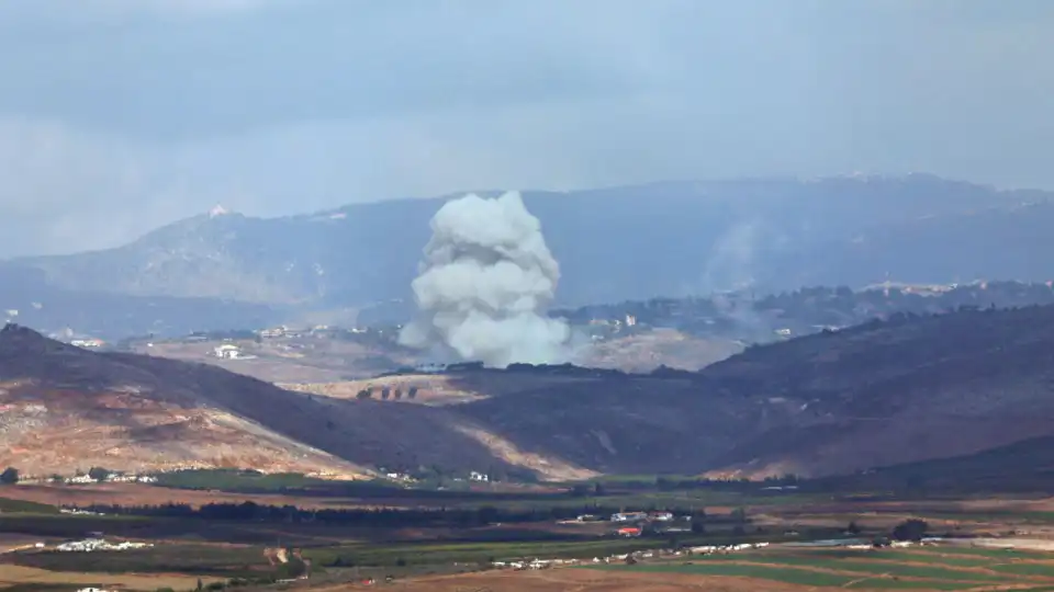 Número de mortos nos ataques israelitas no Líbano sobe para 100