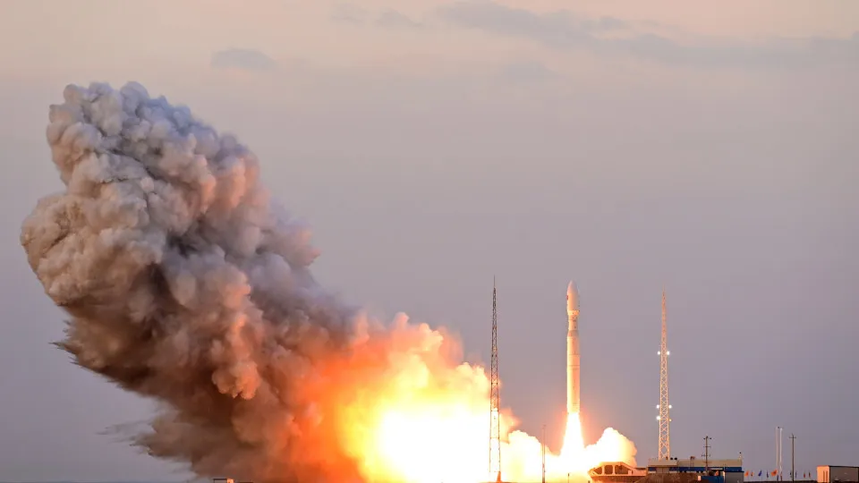Lijian-1 Y4 commercial carrier rocket carrying five satellites blasts off from the Jiuquan Satellite Launch Center