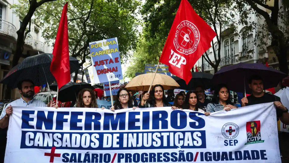 Greve dos enfermeiros com adesão de 60% a 70%