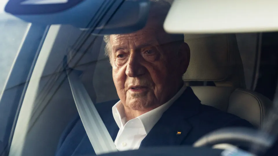 Juan Carlos I apresenta queixa inédita contra político por injúrias