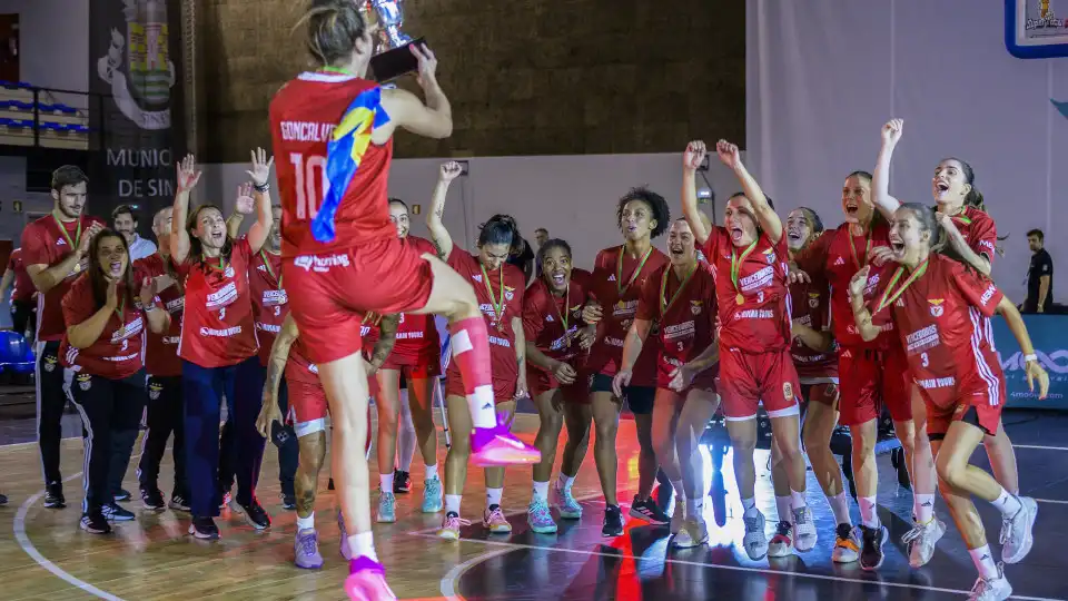 Benfica vence GDESSA e conquista Supertaça feminina de basquetebol