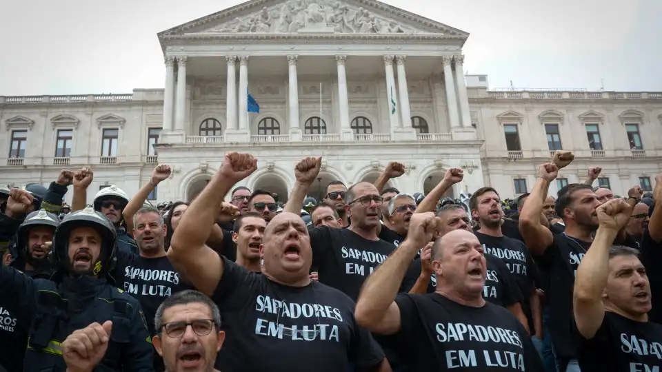 Governo critica "instrumentalização política" do protesto dos Sapadores