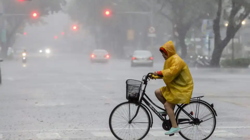 Tufão Krathon causa dois mortos e mais de cem feridos em Taiwan