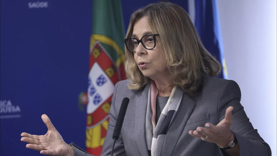 Sindicato dos Dentistas acusa ministra de desrespeito e exige demissão