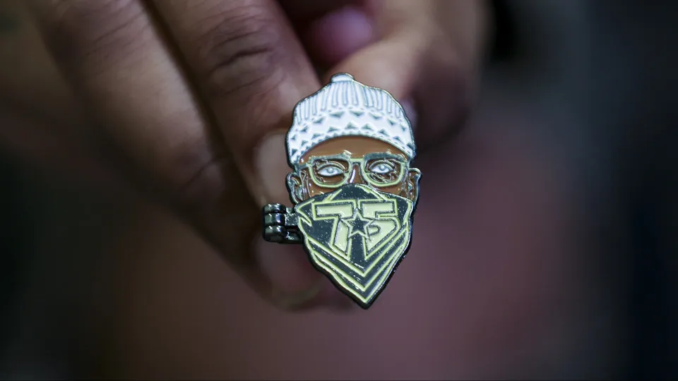 Entrevista com os criadores de um boneco articulado de Amílcar Cabral