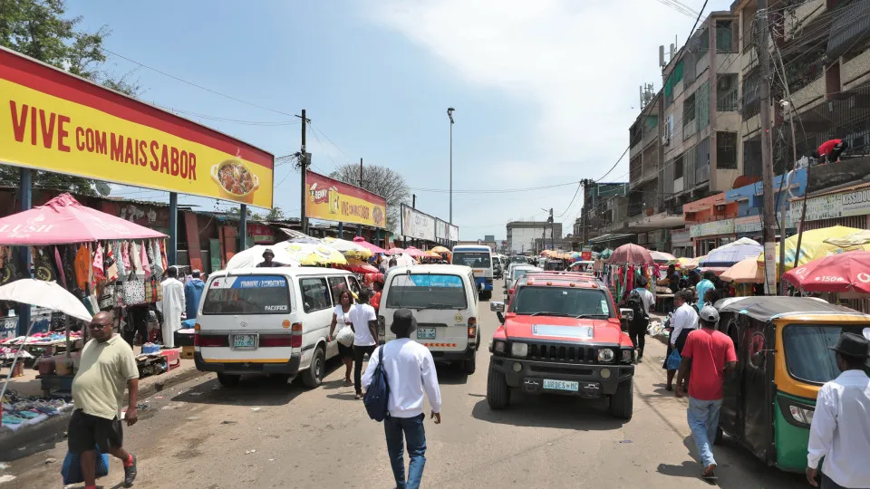 Manifestações em Moçambique deixaram 43,2 milhões de euros de prejuízos 