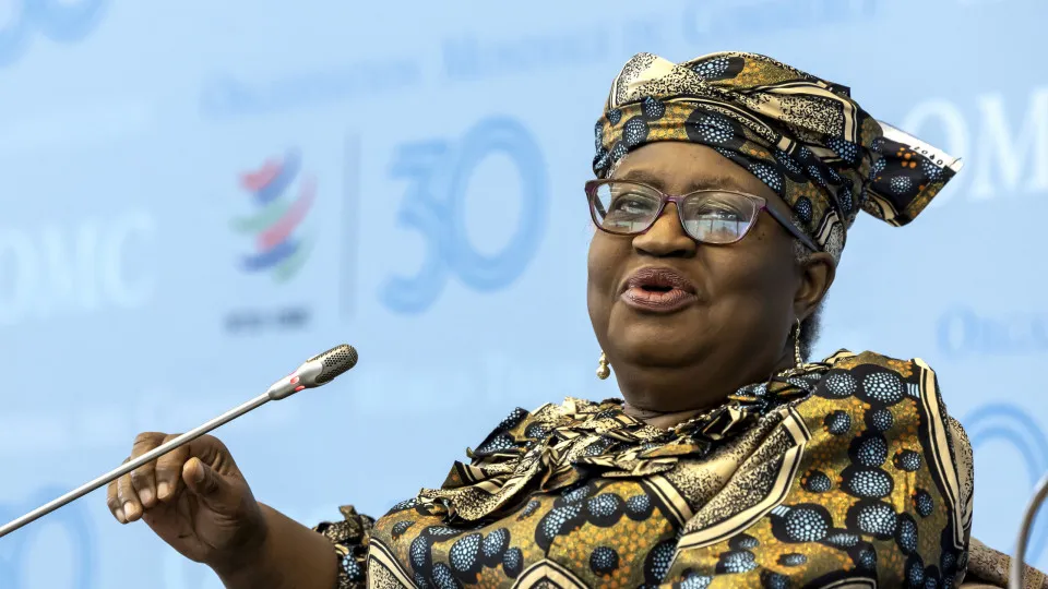 Nigeriana Ngozi Okonjo-Iweala reconduzida na liderança da OMC