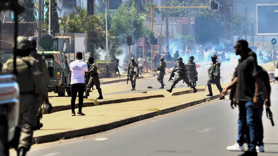 Pelo menos 11 mortos em manifestações desde quarta-feira em Moçambique