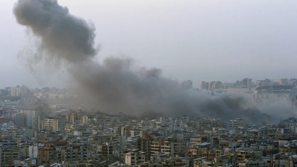 Novos bombardeamentos israelitas causam 30 mortos no leste do Líbano