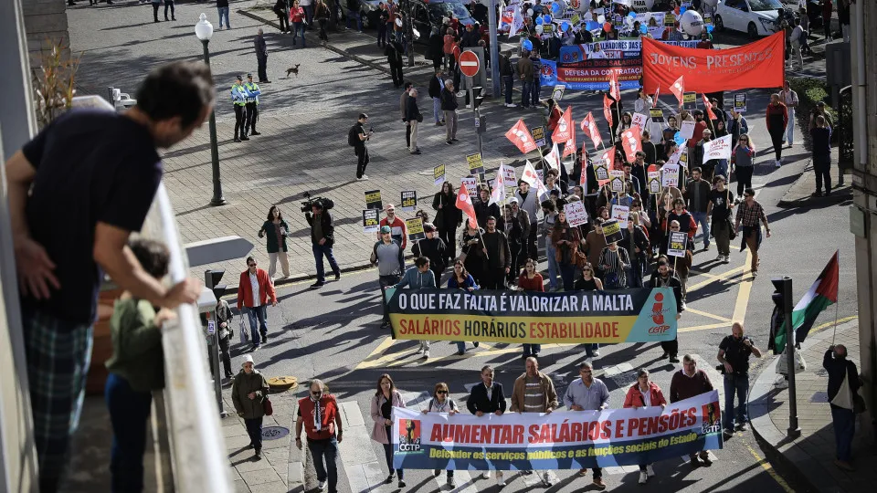 Trabalhadores exigiram no Porto melhores salários e serviços públicos