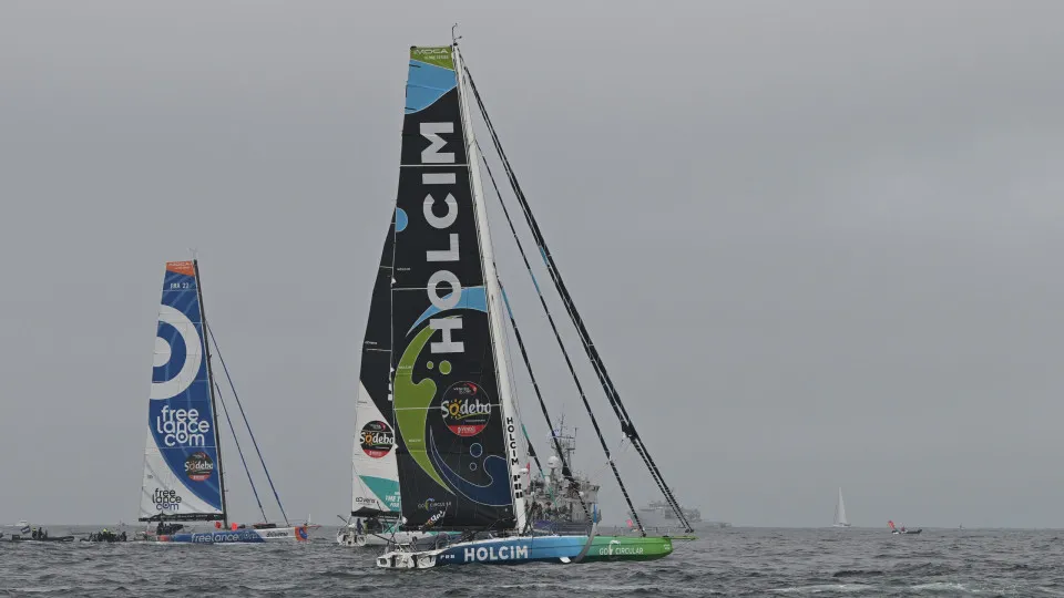 Nicolas Lunven lidera Vendée Globe na aproximação a Cabo Verde