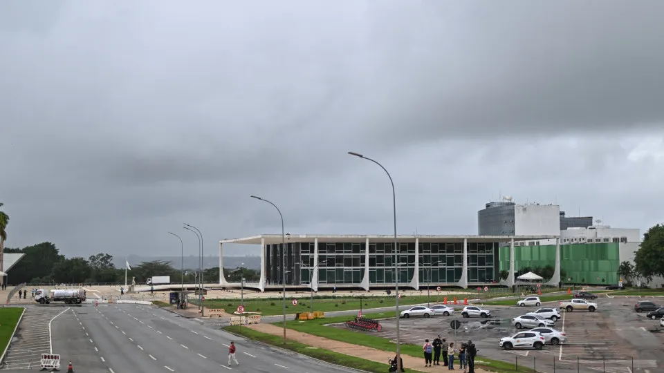 Ataque no Supremo Tribunal Federal do Brasil investigado como terrorismo