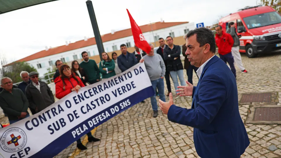 Protesto junta 30 pessoas contra fecho de urgência de Castro Verde