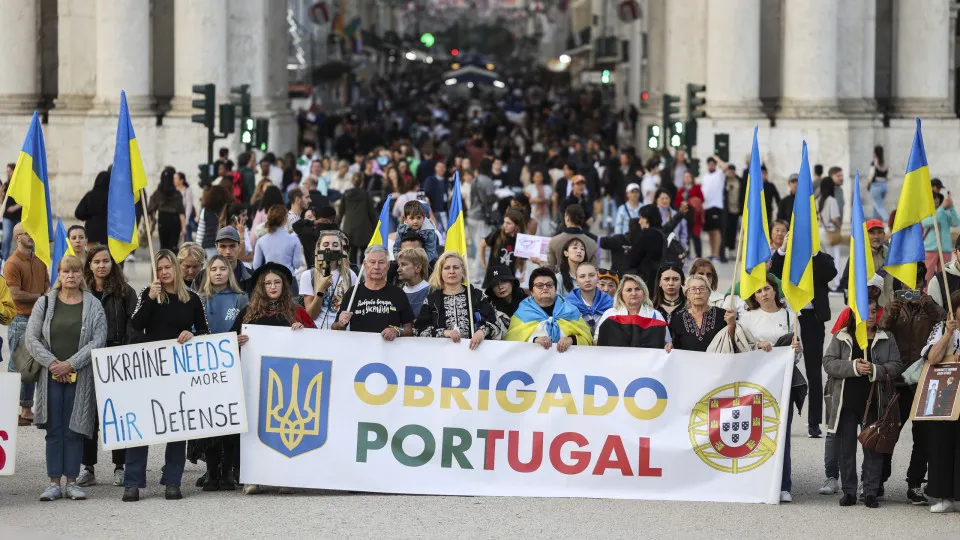 Lisboa. Centenas de pessoas assinalaram os 1000 dias de guerra na Ucrânia