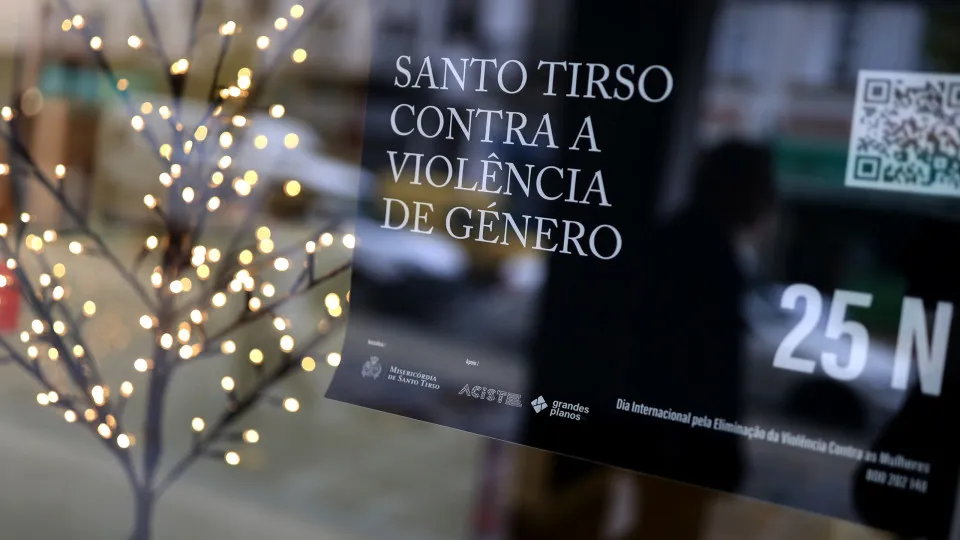  "Basta" à violência. Comerciantes de Santo Tirso unidos em campanha