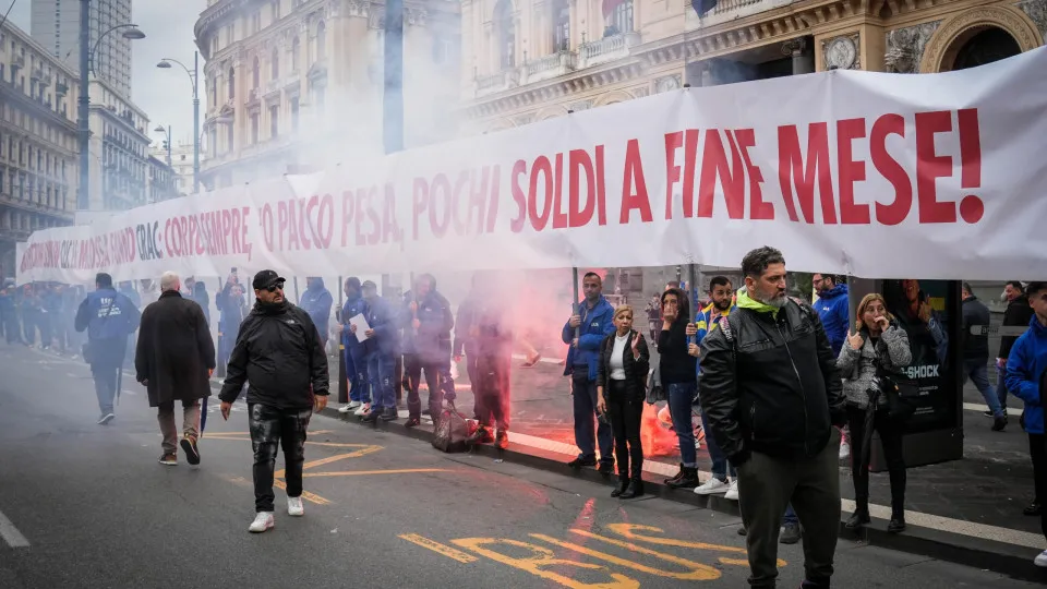 Confrontos entre polícia e manifestantes em Turim em dia greve geral