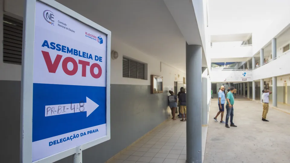 Partido da oposição cabo-verdiana pede investigação a "compra de votos"