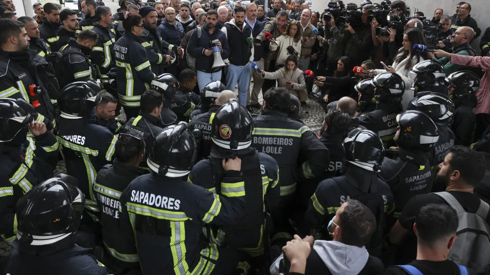 Bombeiros acusam Governo de usar manifestação para romper negociações