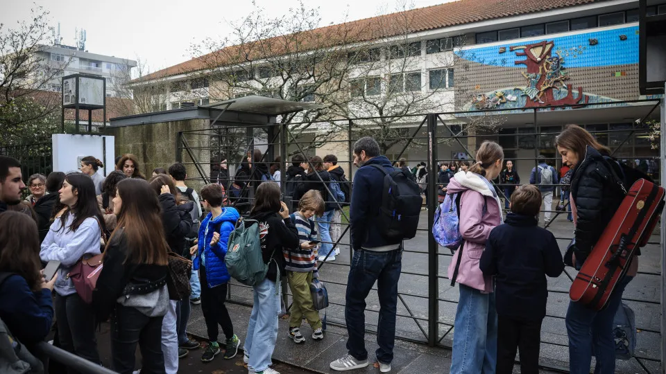 Adesão à greve da função pública ronda os 60%
