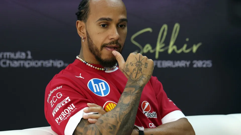 Hamilton tenta um inédito oitavo título mundial de F1 agora com a Ferrari