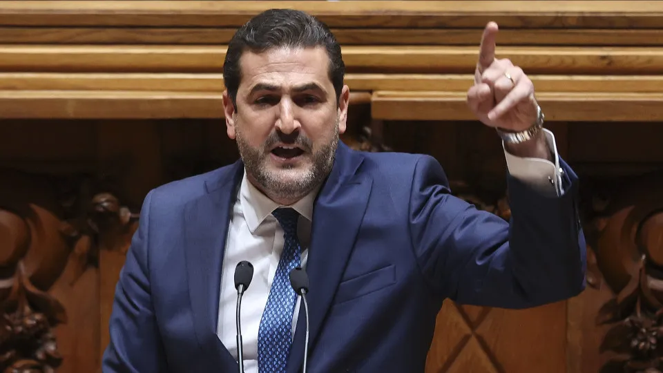 Hugo Soares diz que se houver eleições "PSD apresentará o seu melhor" que é Montenegro