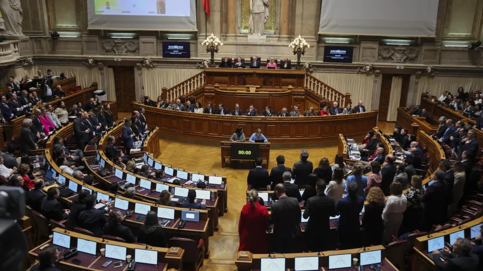 Moção de censura do PCP ao Governo foi rejeitada pelo Parlamento