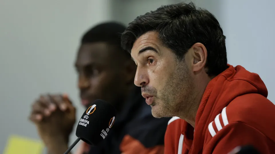 Lyon iguala PSG no topo, com Paulo Fonseca em 'liberdade condicional'