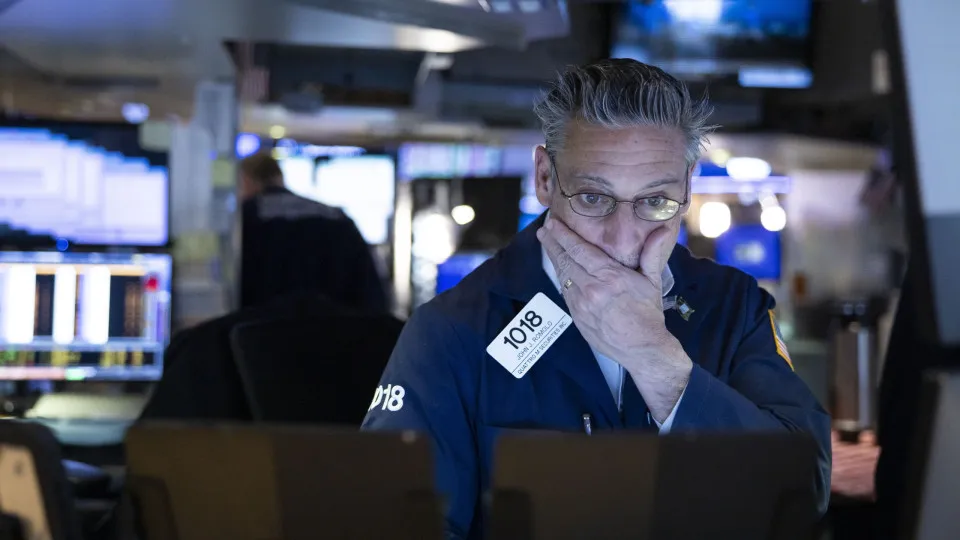 Closing Bell of NYSE as economy continues to react to Trump tariff threats