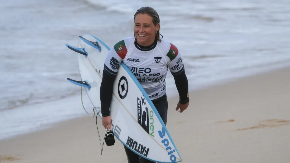 Surfista portuguesa Yolanda Hopkins nos 'quartos' da prova na Ericeira