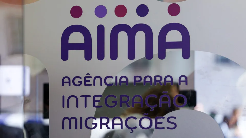 Pais de jovem deportado para o Brasil acusam autoridades de desumanidade