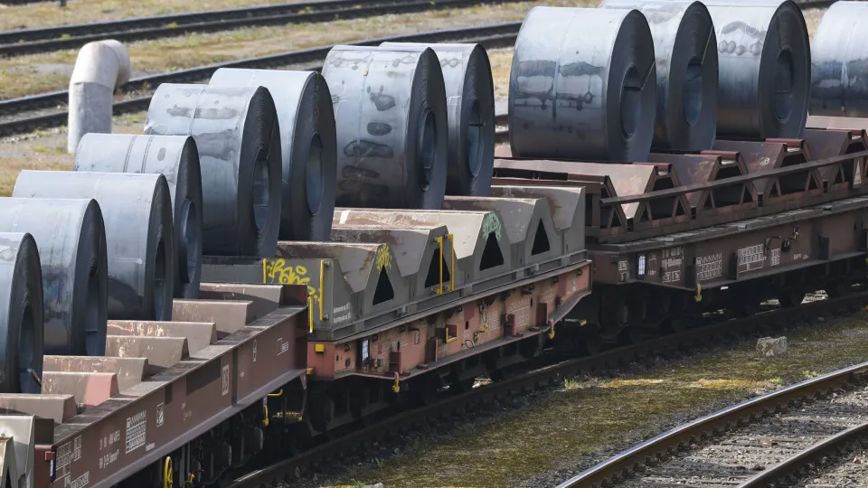 Produção industrial avança 1,8% em julho na zona euro e na UE