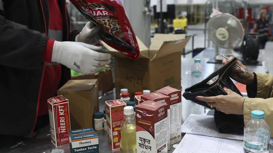 REPORTAGEM: "Outra vez", quando os medicamentos falsos chegam por carta